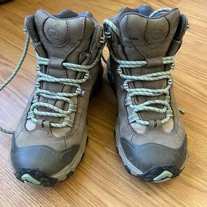 Oboz hiking boots size 6